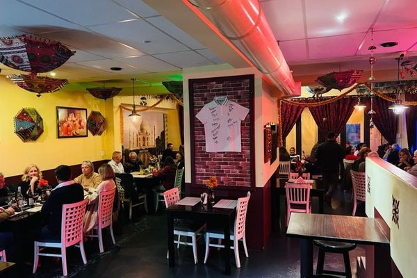 Cozy Dining Seating